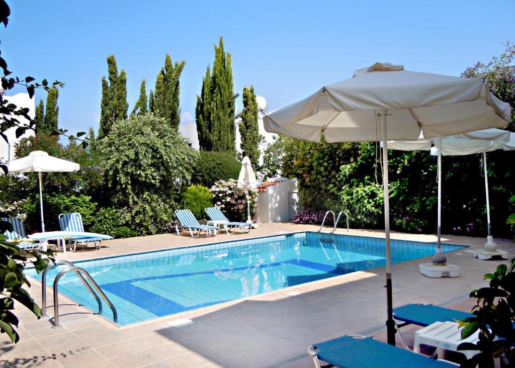 Rododafni Villas Klorakas Rom bilde