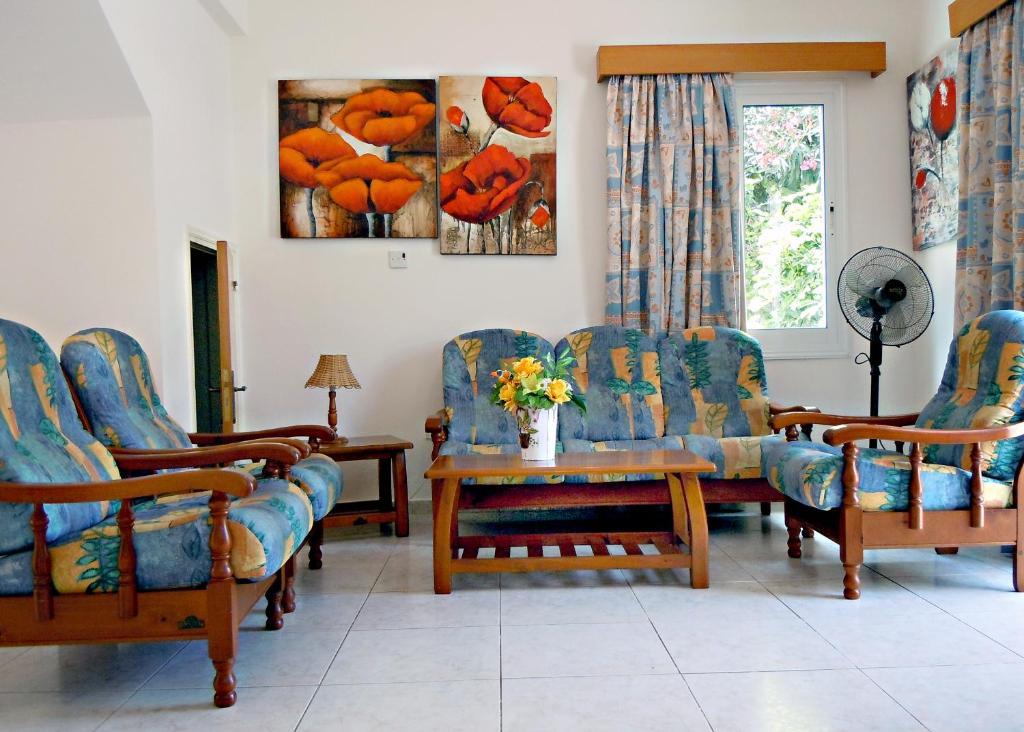 Rododafni Villas Klorakas Rom bilde