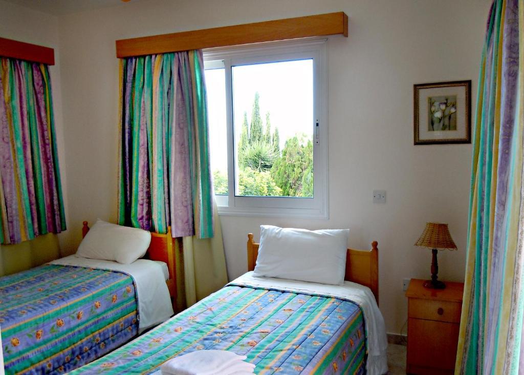 Rododafni Villas Klorakas Rom bilde