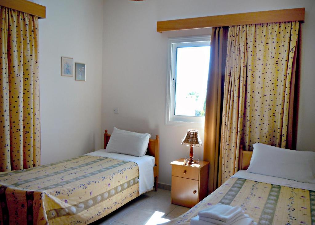 Rododafni Villas Klorakas Rom bilde
