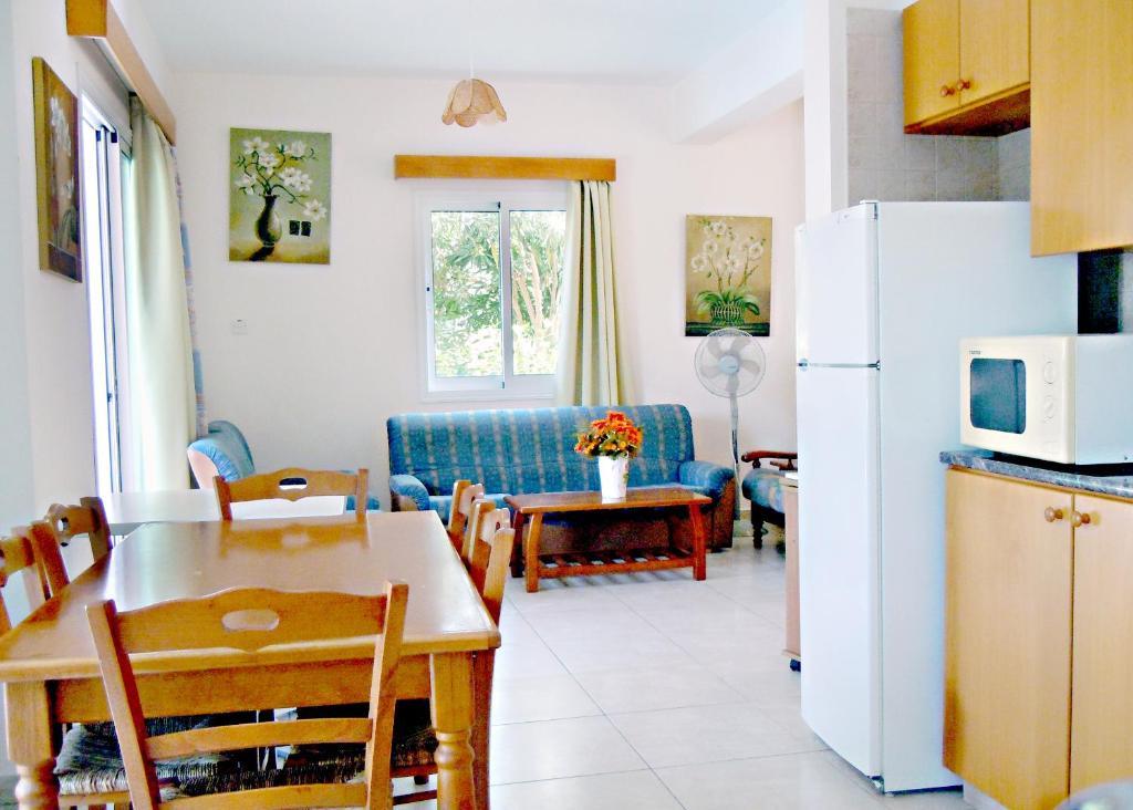Rododafni Villas Klorakas Rom bilde