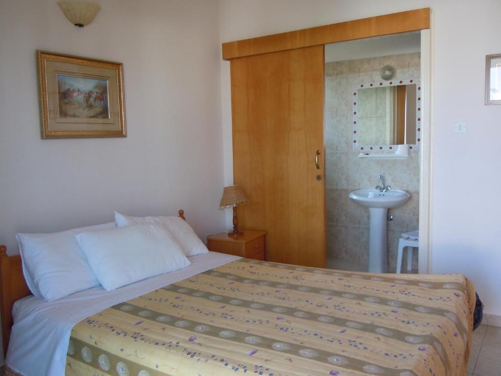 Rododafni Villas Klorakas Rom bilde